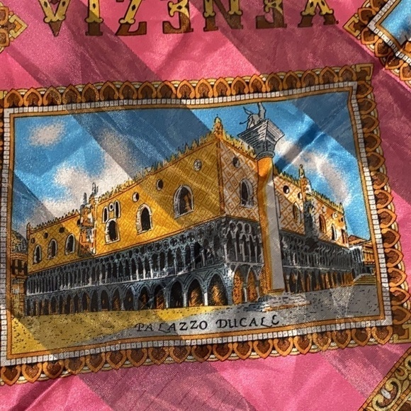 Venezia Scarf Featured 6 Touristic Attractions 37 x 37 - Picture 7 of 11